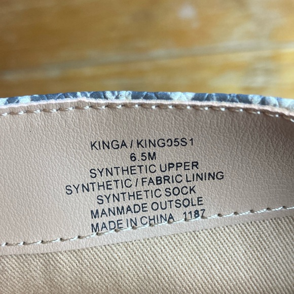 Steve Madden Kinga White Black Faux Snake Pointed Toe Kitten Heeled Boot 6.5 - Picture 8 of 11